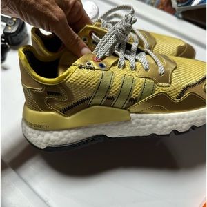 Adidas gold sneakers. Brand new with tags Authentic men’s size 9 women’s 11?